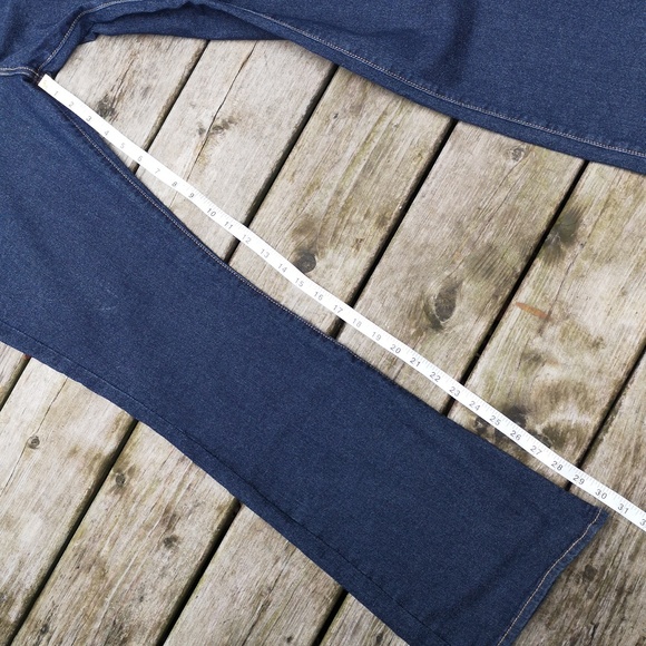 Levi's 'modern boot cut' jeans - Picture 5 of 9